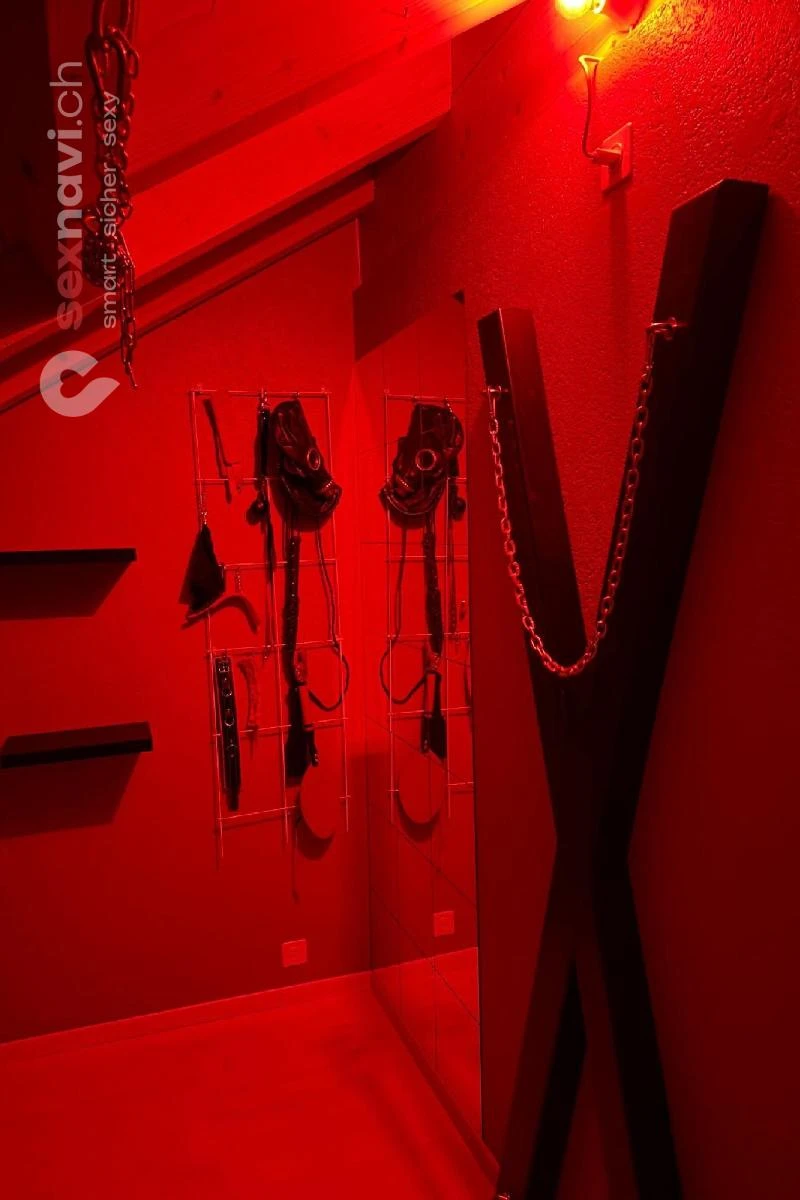 Amara Noir Verdiene bis zu 4000.-/Woche Waltenschwil, Aargau, Schweiz