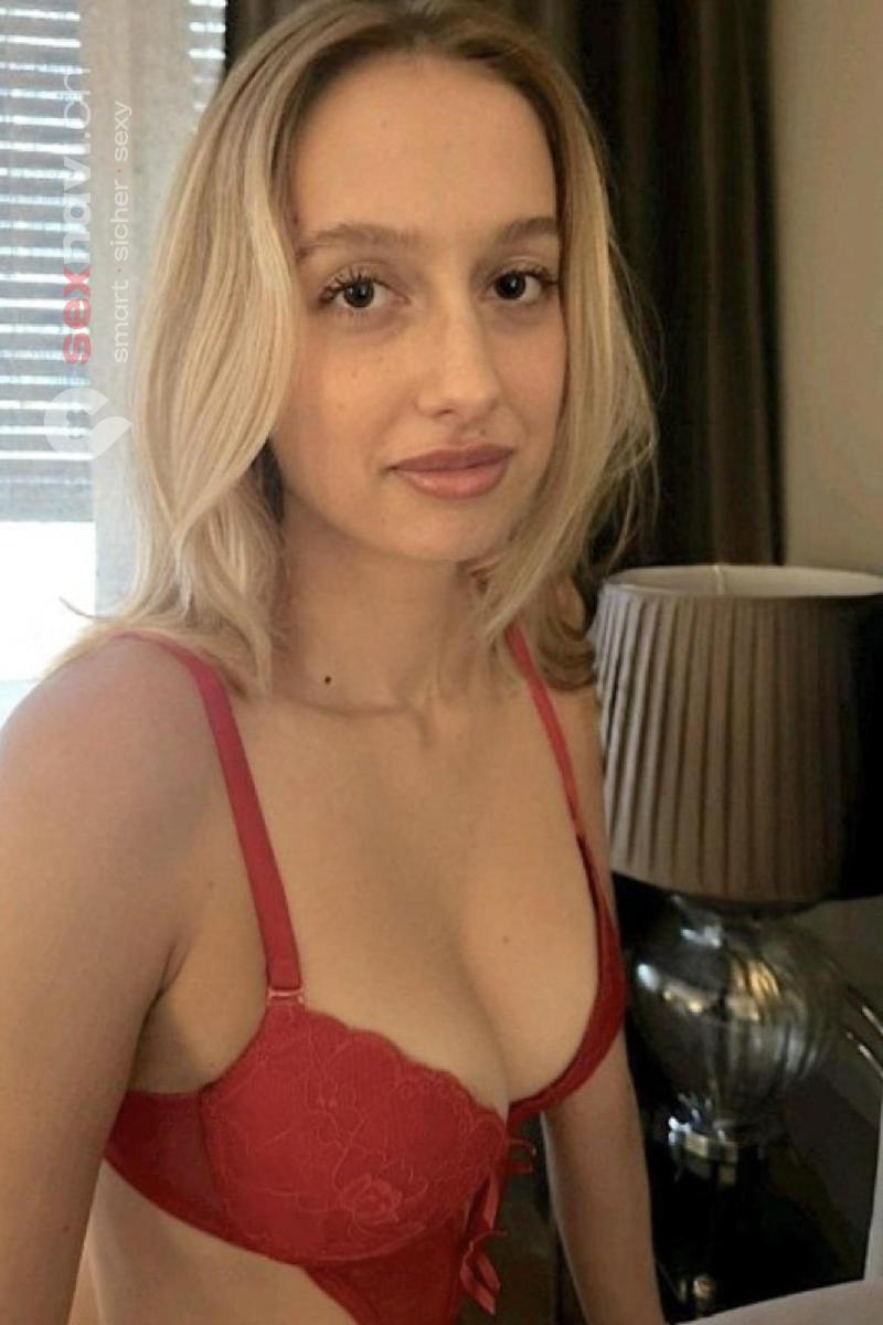 LANA S&uuml;sser TEENIE will Sperma... Basel, Basel, Schweiz