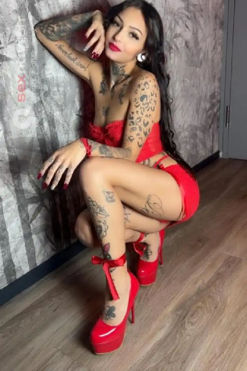 KETRIN Mega-heisser TEENIE... Basel, Basel, Schweiz