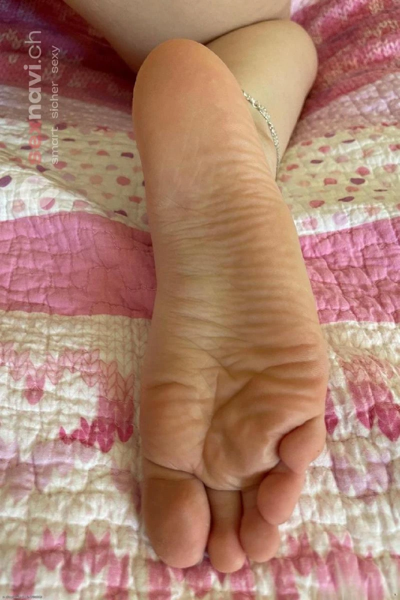 Luna BRUNETTE ANAL SEX CIM CIF Jura, Biel/Bienne, Schweiz, Neuchatel / Neuenburg, Fribourg / Freiburg