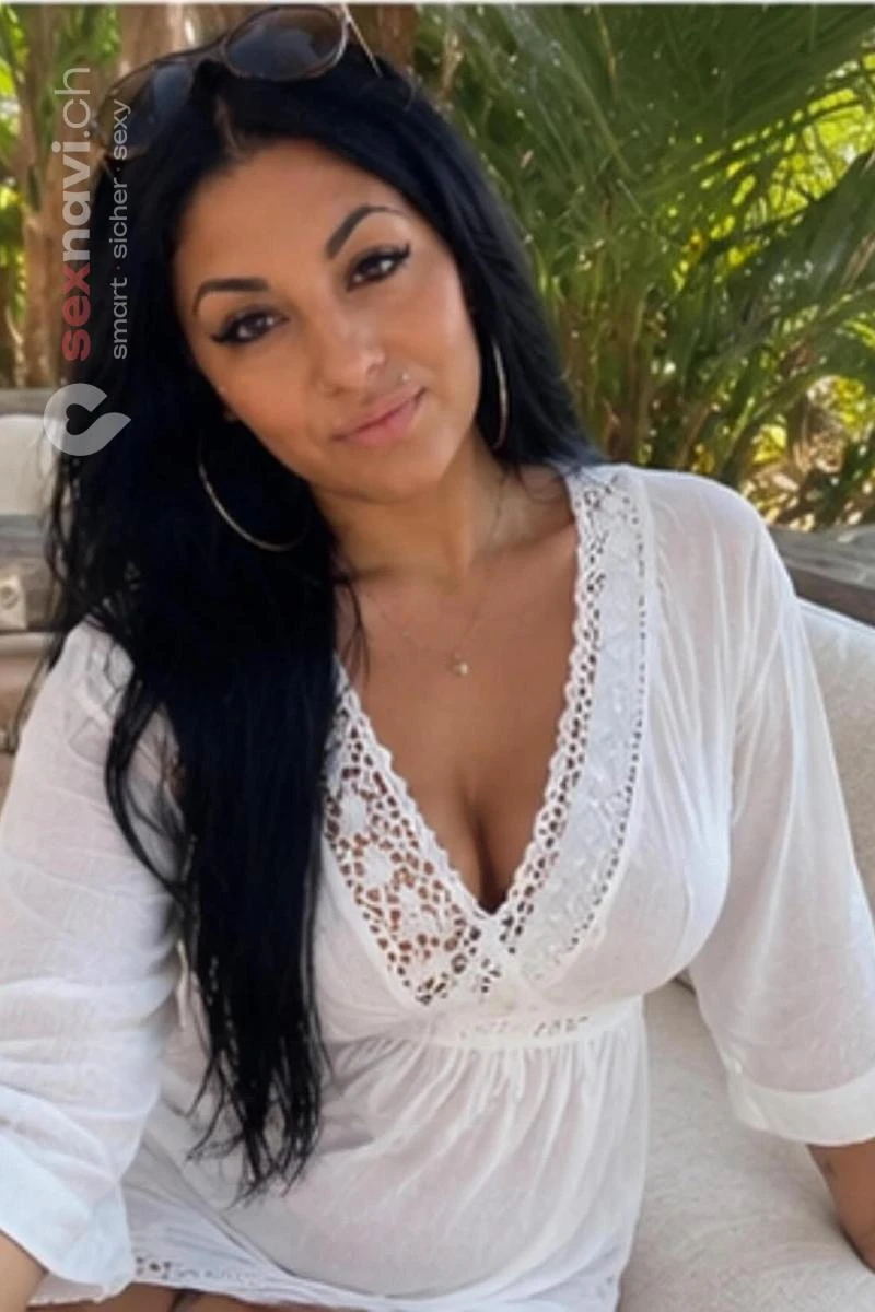 Leyla mit MUTTERMILC Sehr geile xxx Girl St.Gallen, &Ouml;sterreich, Thurgau, Schweiz, M&uuml;llheim Dorf