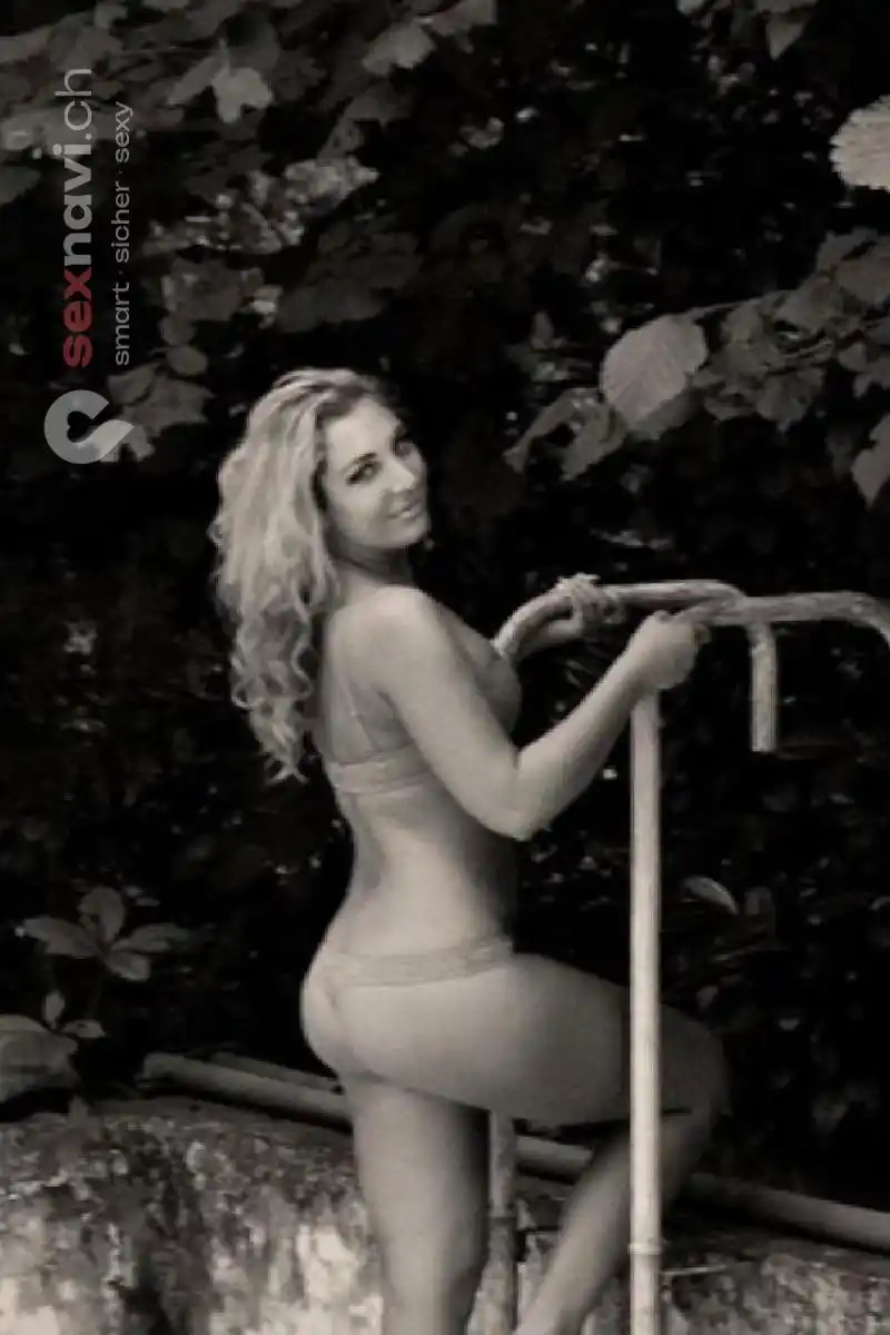 MIRKA  -PORNOSTAR- Naturgeiles Teufelsweib... Basel, Basel, Schweiz