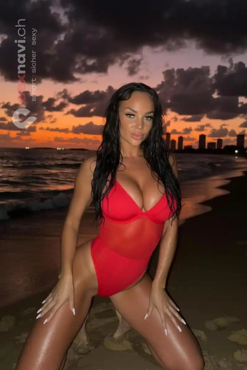 Maya Geile Nippelpiercing Basel, Z&uuml;rich Stadt, Schweiz, Luzern , Schwyz