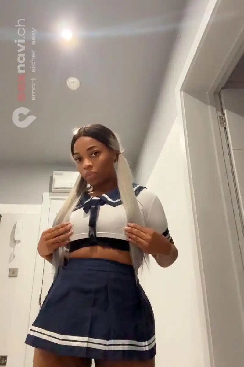 OLIVIA-FRANKREICH- Versaute Wildkatze..... Basel, Basel, Schweiz