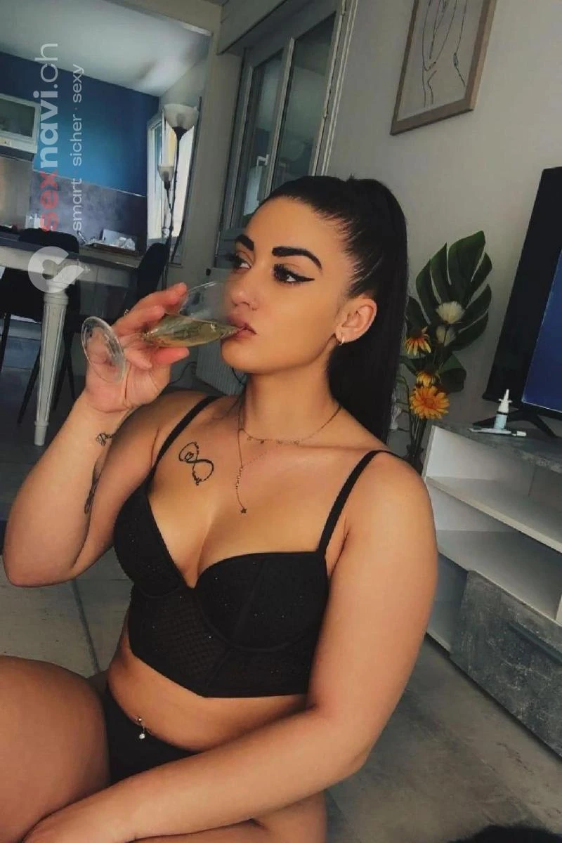 Giulia TEEN TEEN COME IN FACE Jura, Biel/Bienne, Schweiz, Biel/Bienne - Grenchen, Solothurn