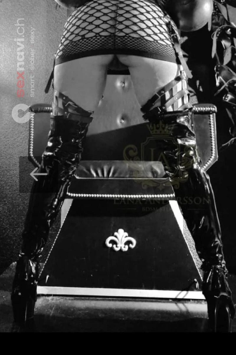 Bizzarr-Lady Allegra zeig mir deinen Fickarsch❗😈 Z&uuml;rich Umgebung, Z&uuml;rich Stadt, Schweiz, Adliswil, Schwyz