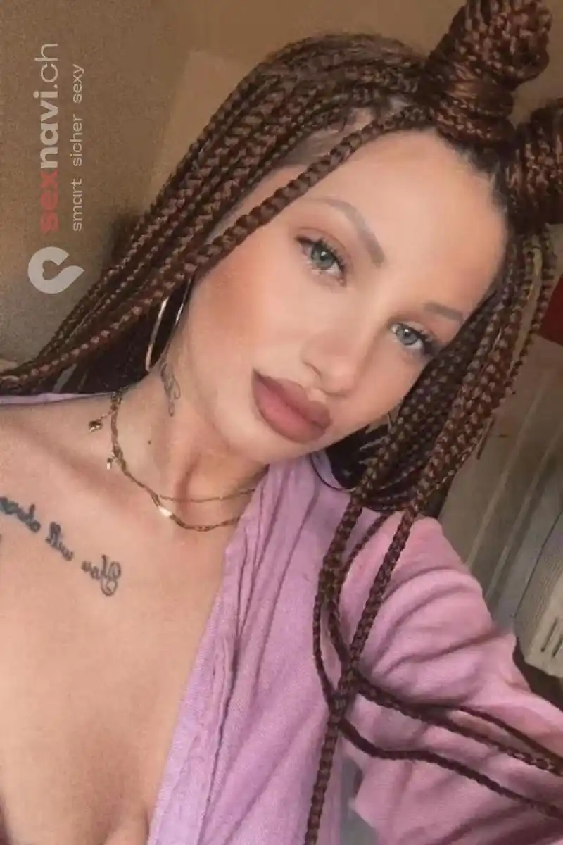 Mathilde TEEN TEEN BEST BLOWJOB FRENCHKISS Jura, Schweiz, Neuchatel / Neuenburg, La Chaux-de-Fonds, Fribourg / Freiburg