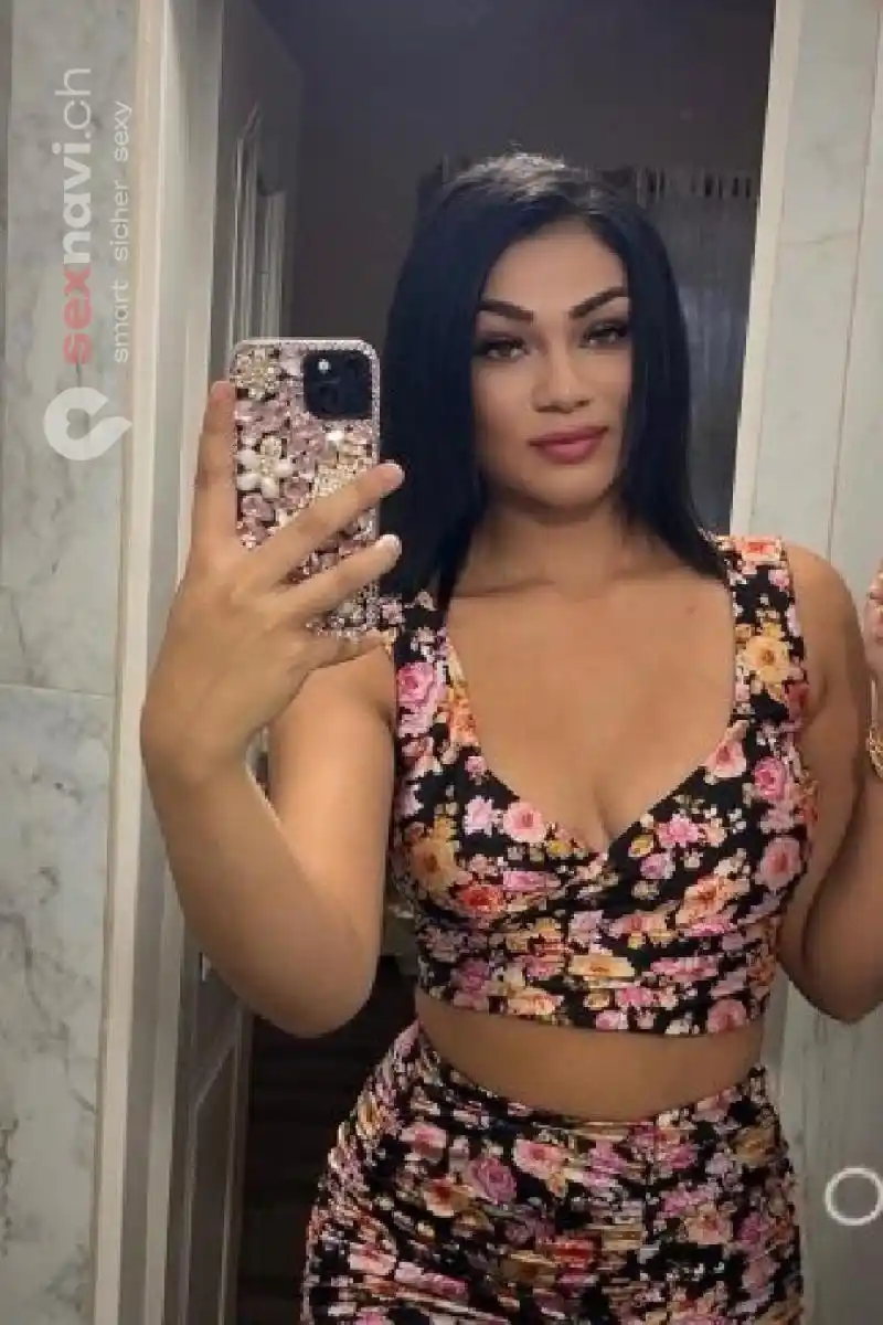 MIA Teenie will Dich tief spüren Basel, Basel, Schweiz