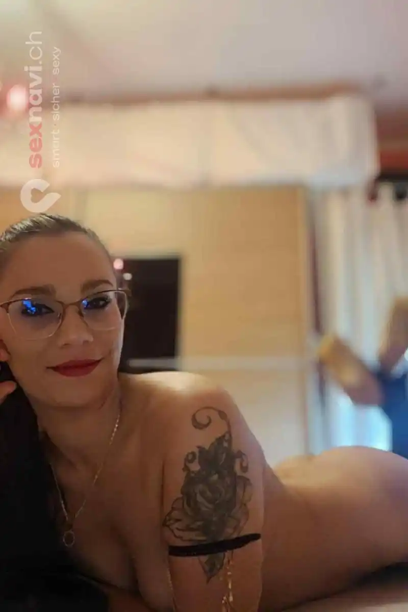 KRISZTINA ANAL-Sekretärin.. Zürich Umgebung, Schaffhausen, Zürich Stadt, Schweiz, Thayngen