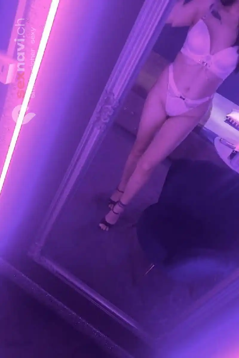 AMIRA Heiss und uners&auml;ttlich... Basel, Basel, Schweiz