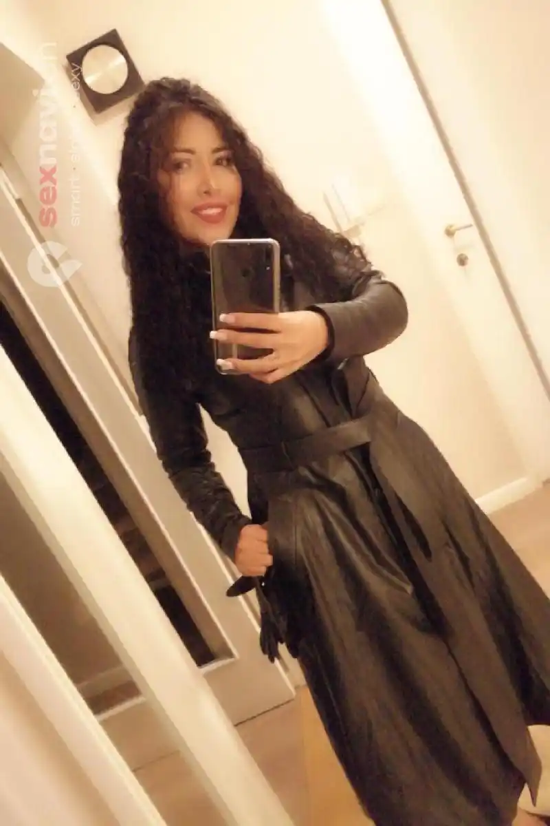 Andrea MILF MILF LATINA GFE CIM CIF Waadt, Schweiz, Neuchatel / Neuenburg, Yverdon-les-Bains, Fribourg / Freiburg