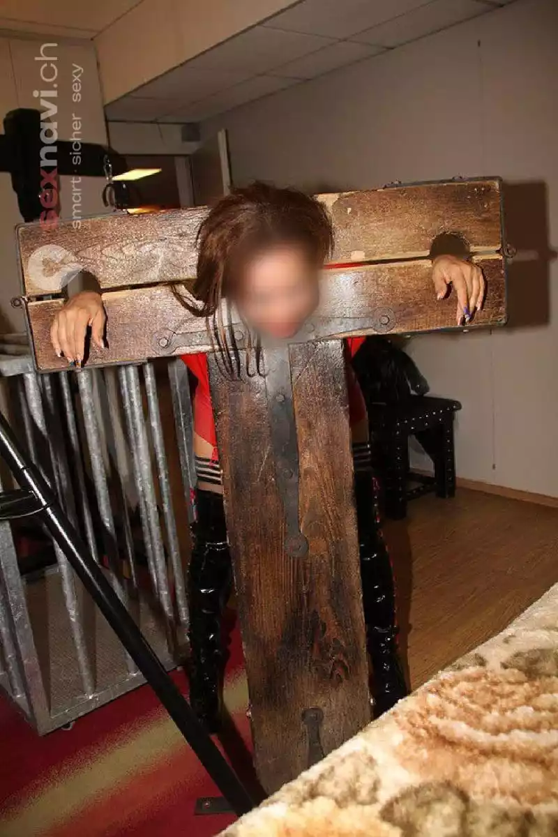 Noemi Versaute LATINA voll dirty Zürich Umgebung, Zürich Stadt, Schweiz, Glattbrugg