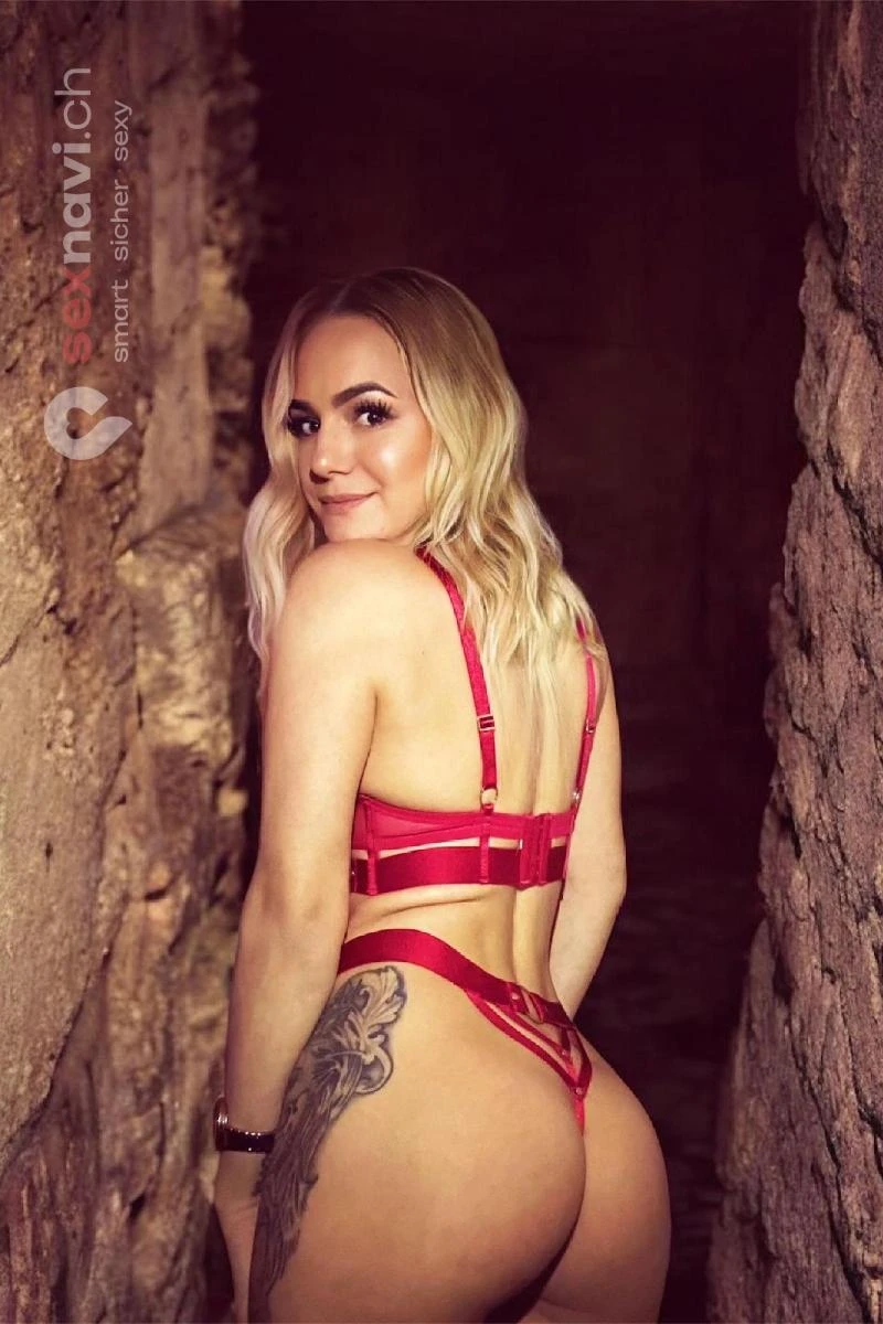 Nikole TEEN TEEN ANAL SEX Jura, Biel/Bienne, Schweiz, Neuchatel / Neuenburg, Fribourg / Freiburg