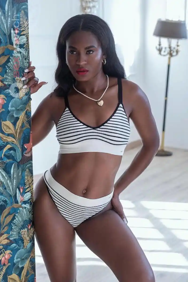 NAOMI LATINA ANAL SEX Waadt, Moutier, Schweiz, Neuchatel / Neuenburg, Fribourg / Freiburg