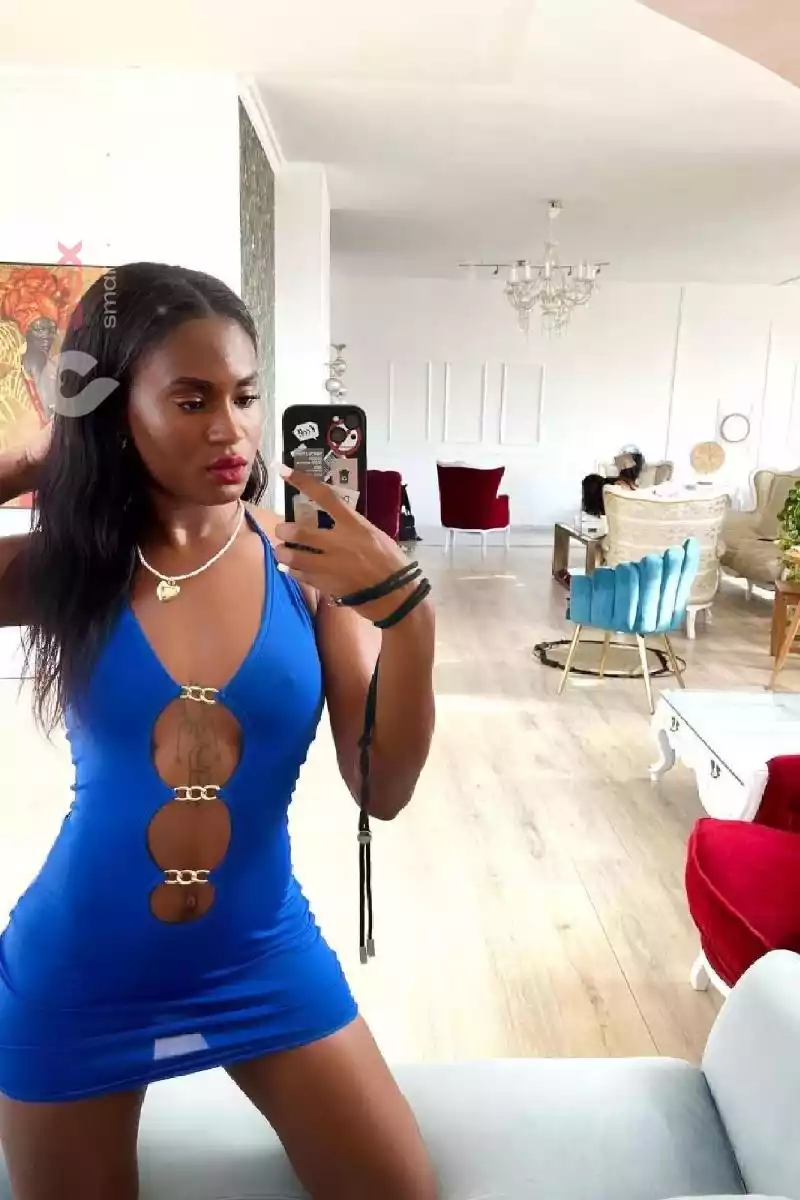 NAOMI LATINA ANAL SEX Waadt, Moutier, Schweiz, Neuchatel / Neuenburg, Fribourg / Freiburg