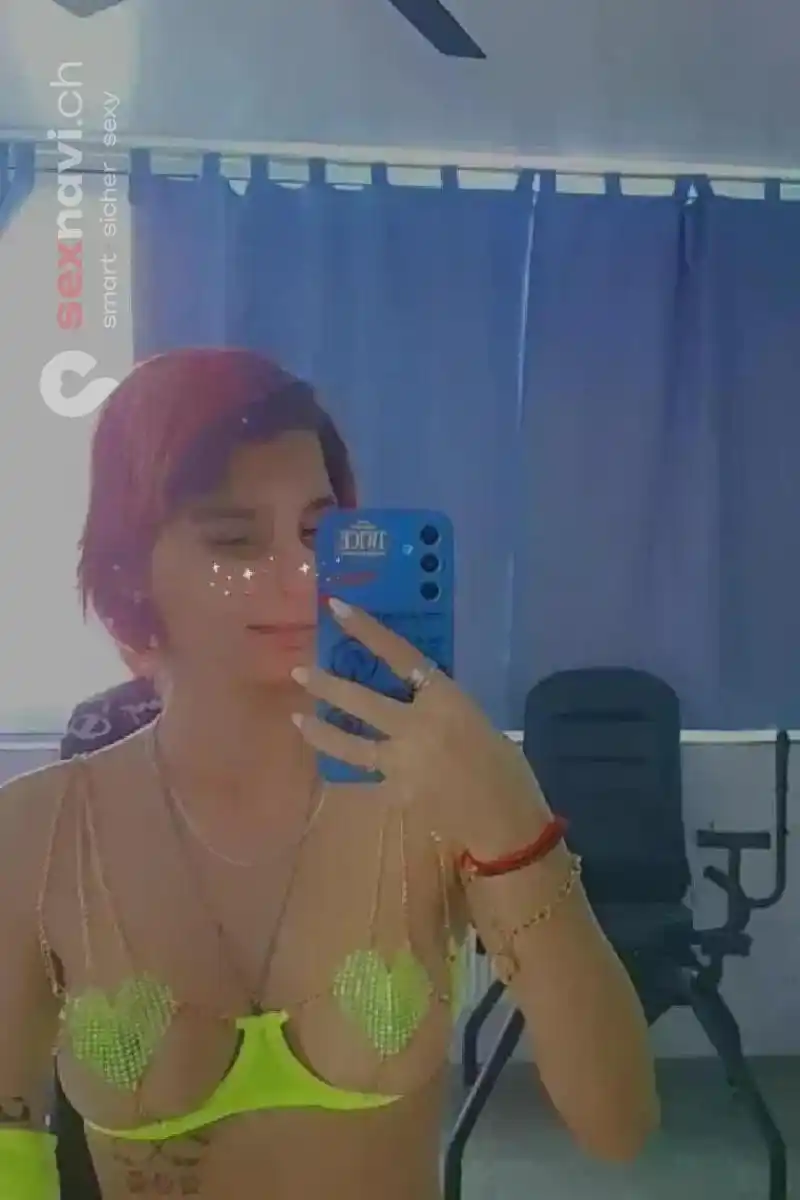 Gina geiles Teeny wartet auf dich St.Gallen, &Ouml;sterreich, Graub&uuml;nden, Schweiz, R&uuml;thi (Rheintal)