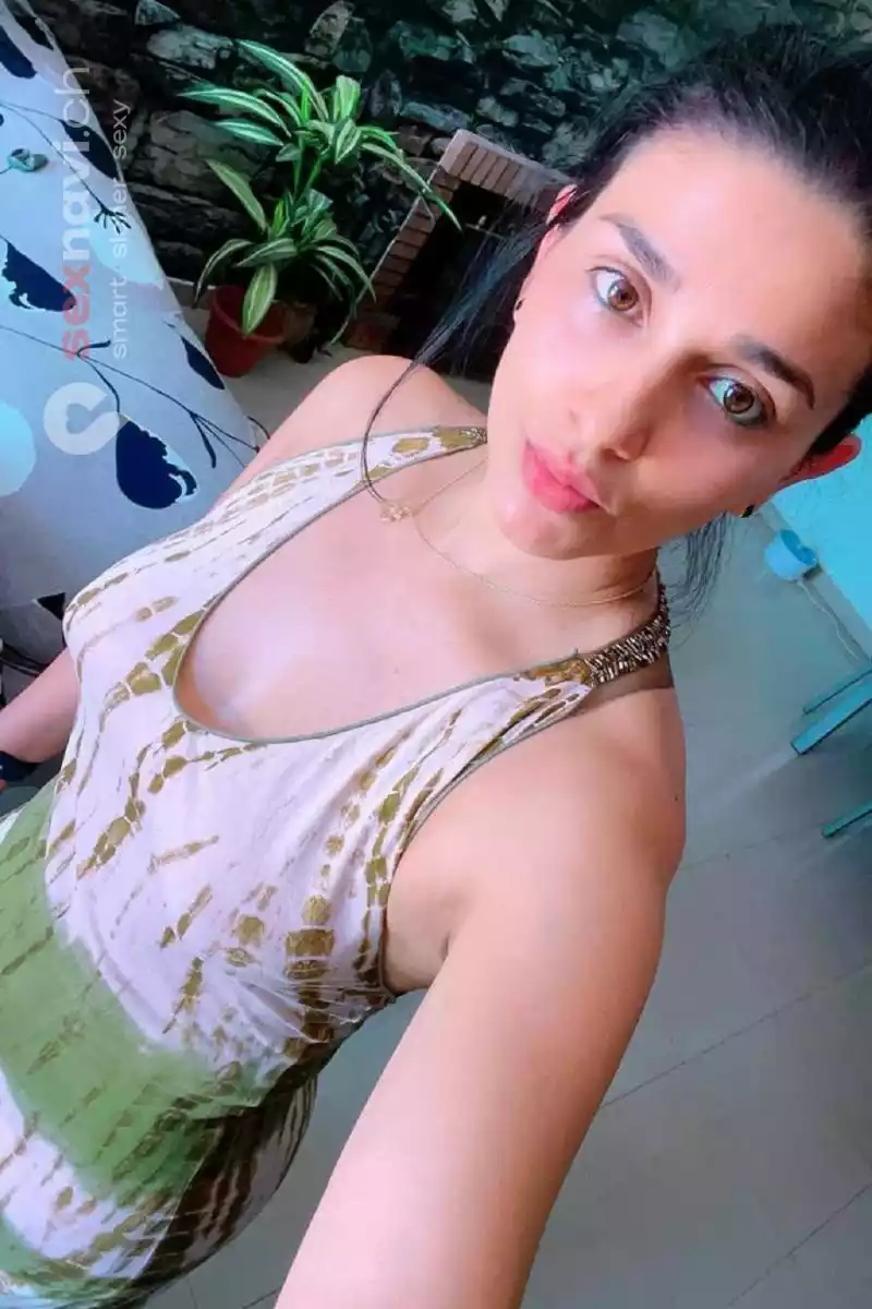 Valeria LATINA COME IN FACE Waadt, Schweiz, Neuchatel / Neuenburg, Yverdon-les-Bains, Fribourg / Freiburg