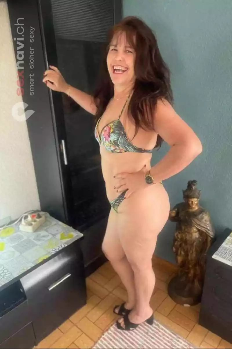 Rosi COUGAR COUGAR NYMHO Waadt, Schweiz, Neuchatel / Neuenburg, Yverdon-les-Bains, Fribourg / Freiburg