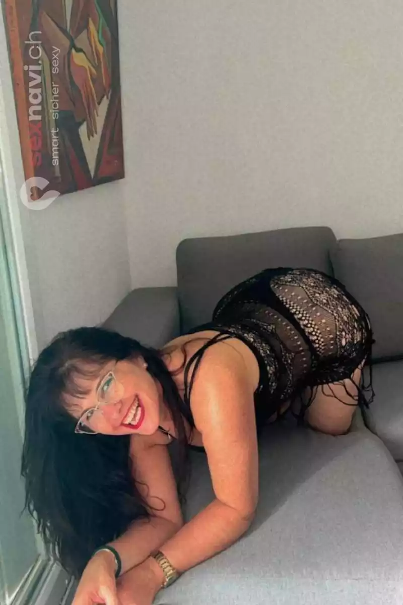 Rosi COUGAR COUGAR NYMHO Waadt, Schweiz, Neuchatel / Neuenburg, Yverdon-les-Bains, Fribourg / Freiburg