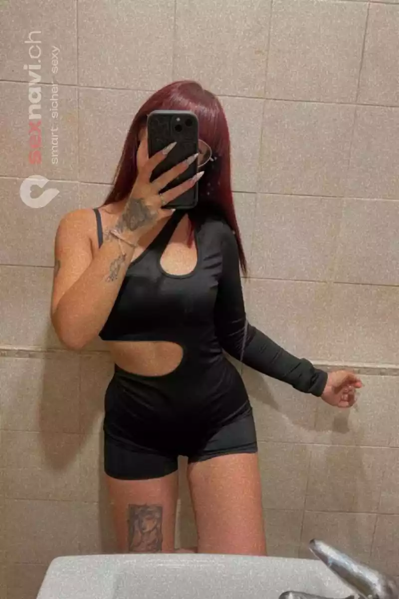 Rose TEEN TEEN COME IN MOUTH Jura, Schweiz, Neuchatel / Neuenburg, Yverdon-les-Bains, Fribourg / Freiburg