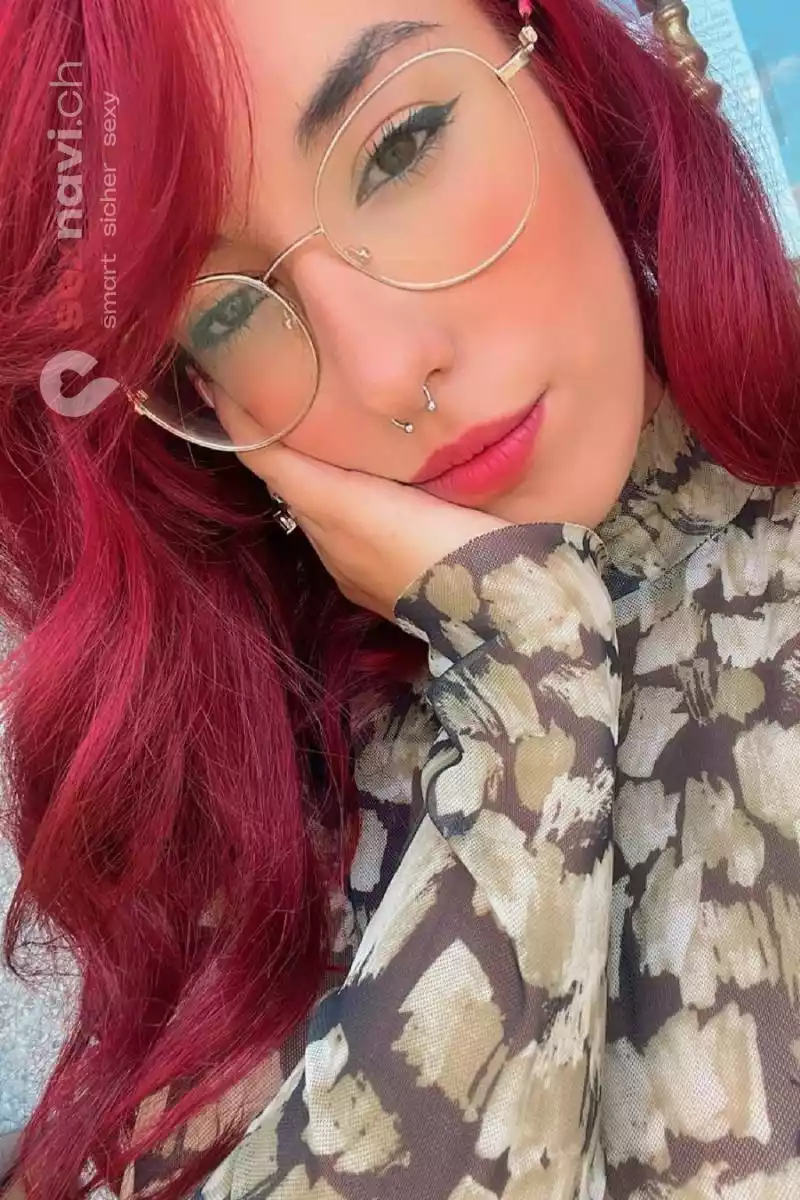 Rose TEEN TEEN COME IN MOUTH Jura, Schweiz, Neuchatel / Neuenburg, Yverdon-les-Bains, Fribourg / Freiburg