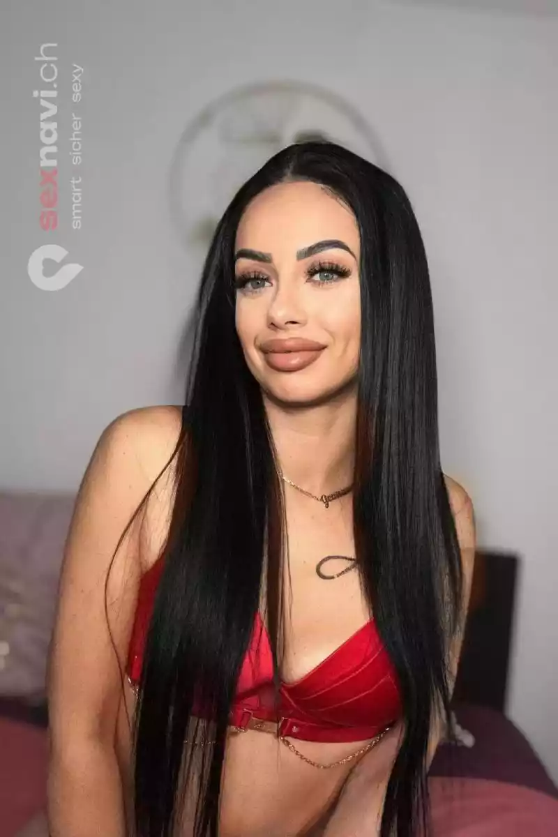 Yasmine BRUNETTE ANAL SEX Bern Stadt, Schweiz, Biel/Bienne - Grenchen, Solothurn, Yverdon-les-Bains