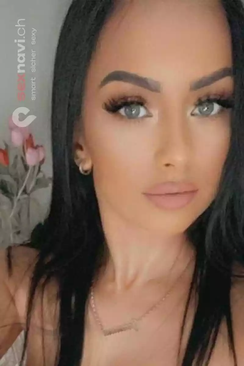 Yasmine BRUNETTE ANAL SEX Bern Stadt, Schweiz, Biel/Bienne - Grenchen, Solothurn, Yverdon-les-Bains