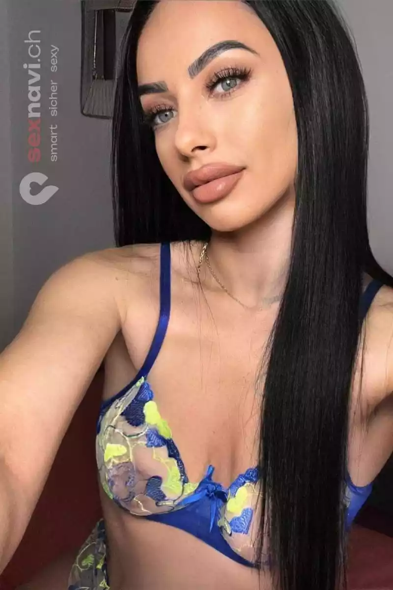 Yasmine BRUNETTE ANAL SEX Bern Stadt, Schweiz, Biel/Bienne - Grenchen, Solothurn, Yverdon-les-Bains