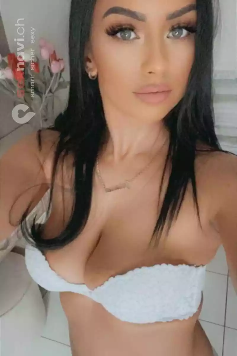 Yasmine BRUNETTE ANAL SEX Bern Stadt, Schweiz, Biel/Bienne - Grenchen, Solothurn, Yverdon-les-Bains