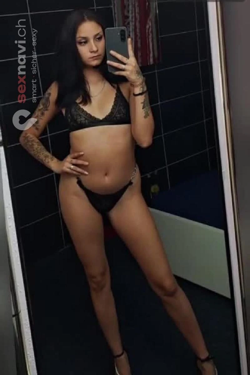 Liza bis 4.10 Skinny xxx Mädchen Blowjob with Condom St.Gall, Austria, Thurgau, Swiss German Area, Müllheim Dorf