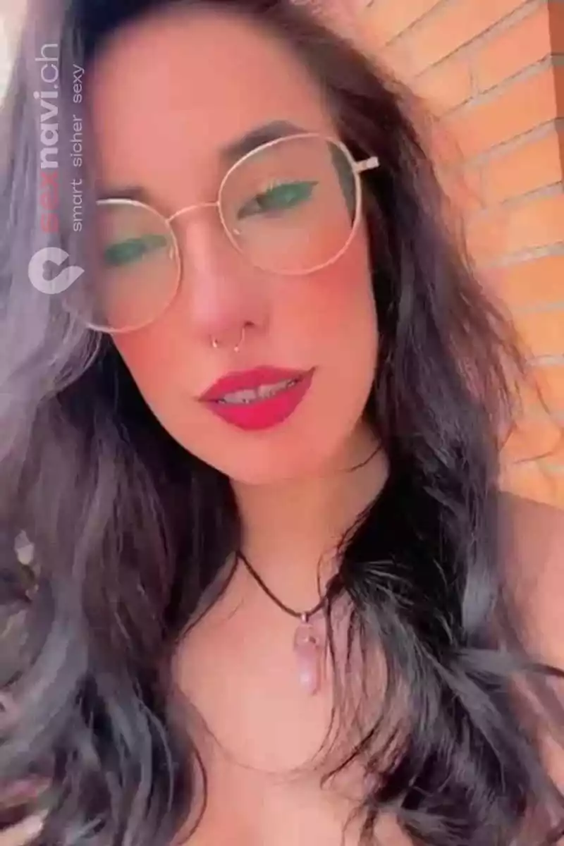 Rose TEEN TEEN COME IN MOUTH Devot / Sklavin (hart) Jura, Schweiz, Neuchatel / Neuenburg, Yverdon-les-Bains, Fribourg / Freiburg